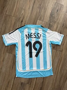 Argentina Home Soccer Jersey Retro  Messi 19